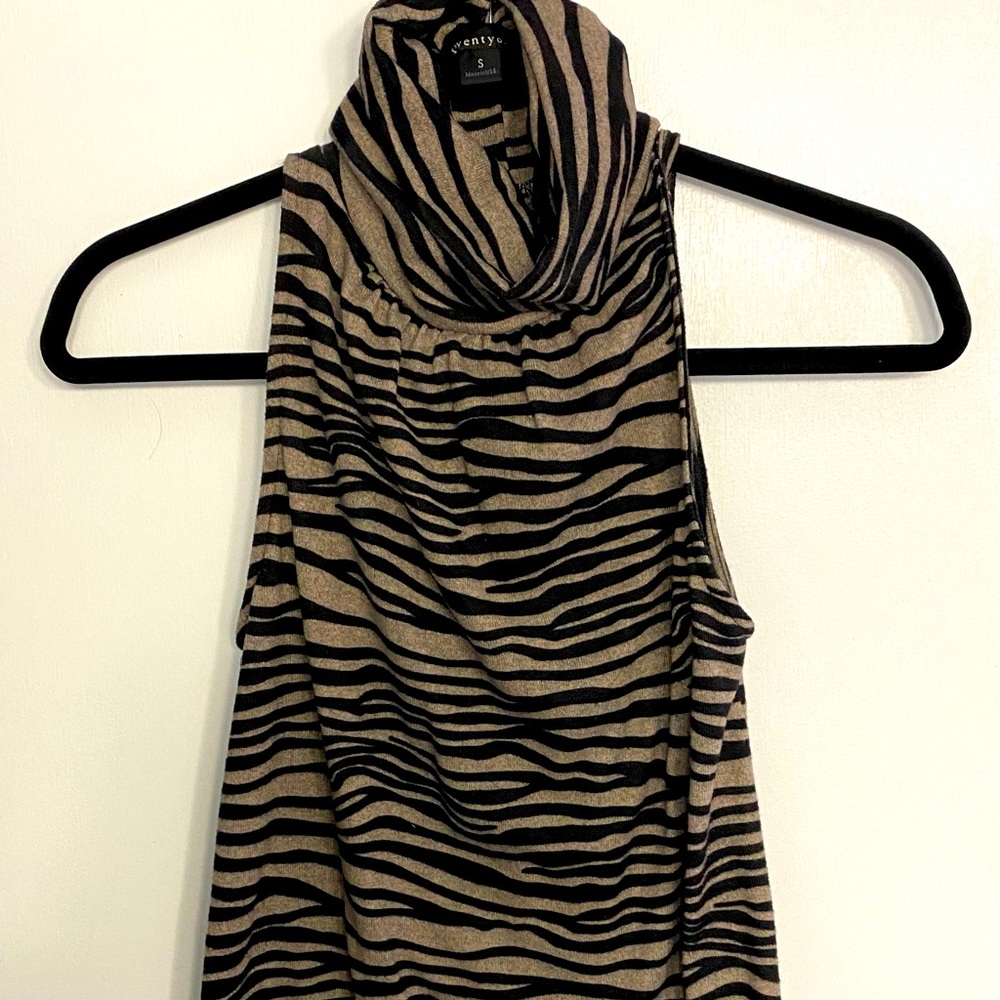 Forever 21 women's fancy turtleneck zebra animal print sexy shirt  size Small